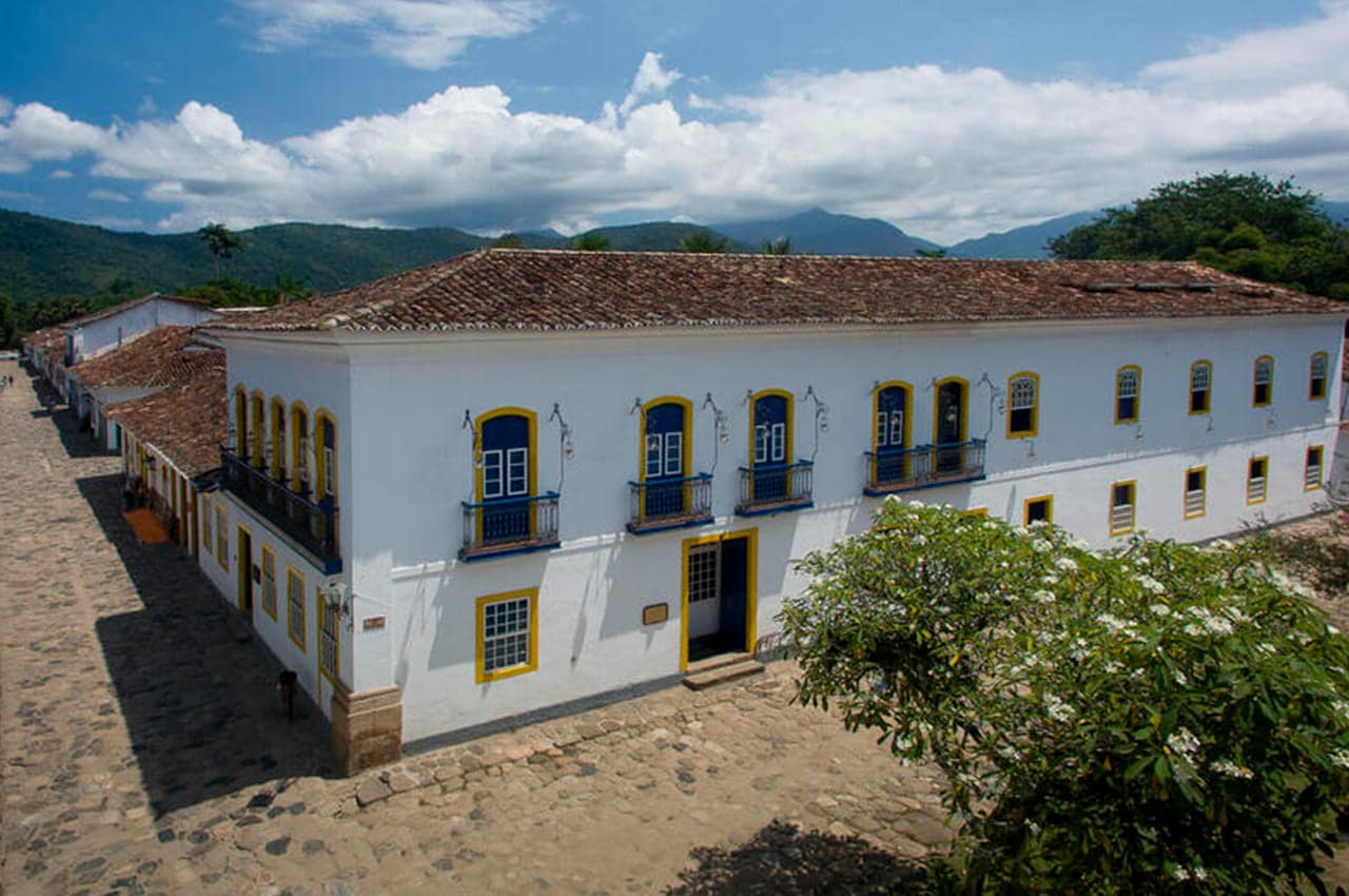 Sandi hotel j