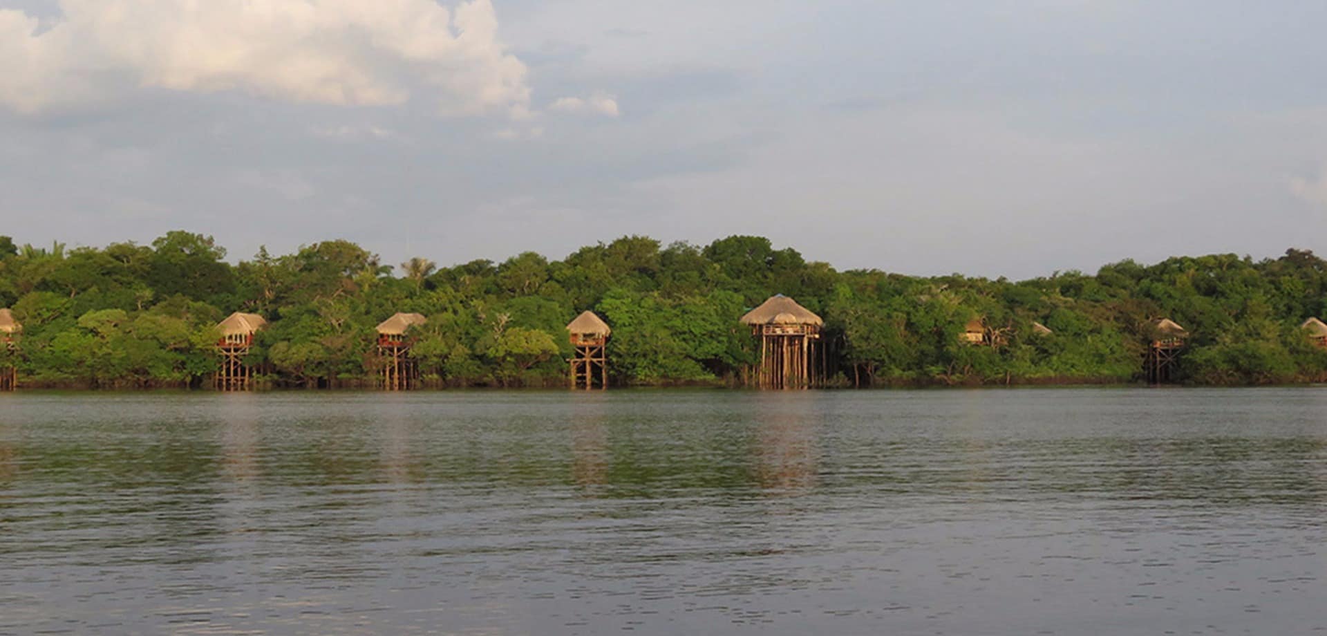 Juma lodge vista externa bangalos com vista rio