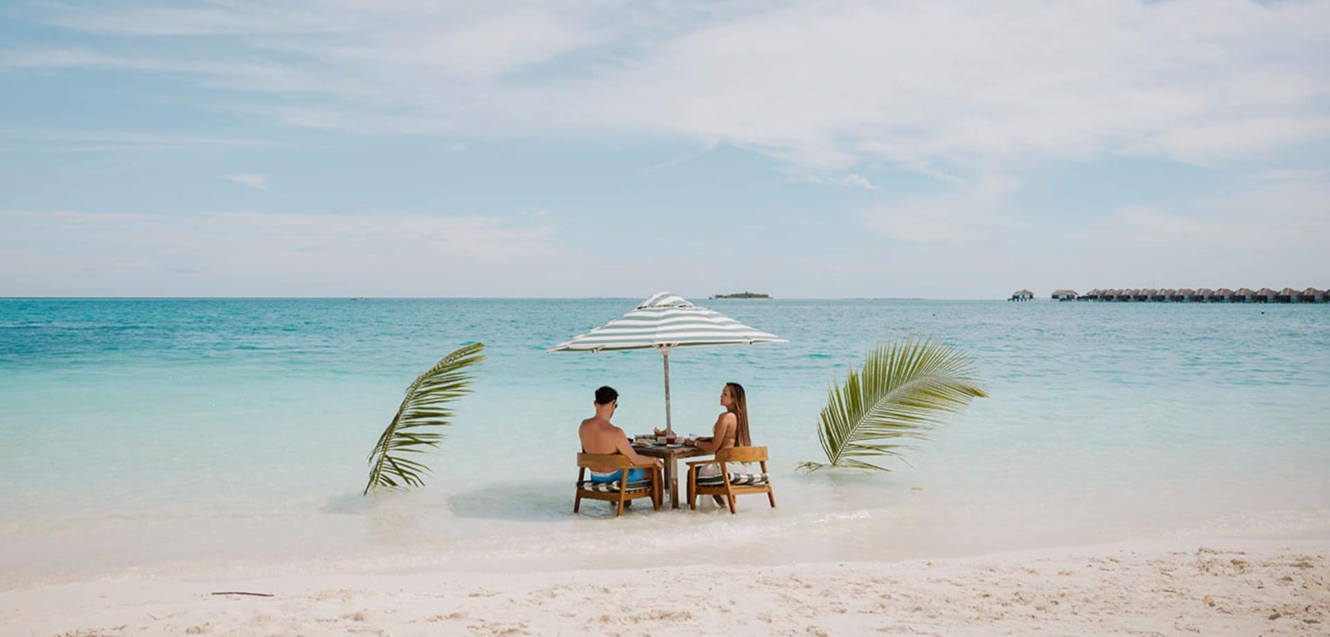 Sun siyam iru veli maldivas couple lunch