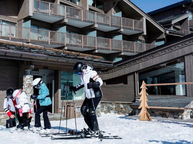 Annapurna courchevel familia esqui 1850