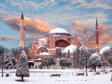 Basílica Santa Sophia no inverno - Istambul, Turquia.