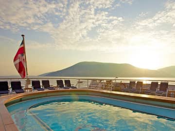 Cruzeiro seadream deck piscina
