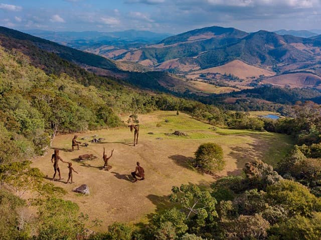 Ibiti projeto estatuas the big family vista aerea