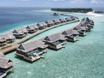 Joali maldivas sunset water villa with pool aereo