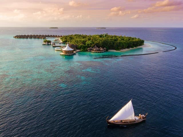 Maldivas baros aerea barco