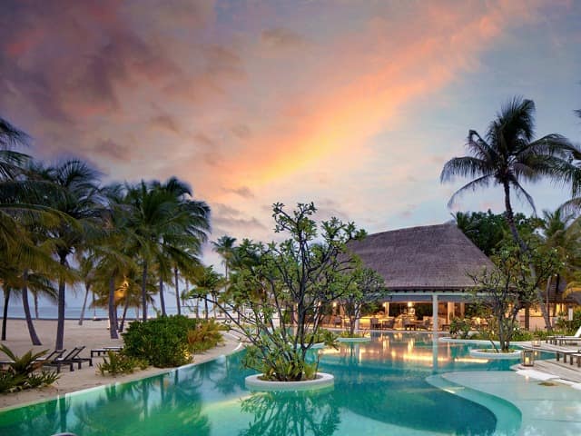 Maldivas sixsenses kanuhura piscina externa