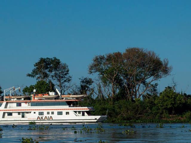 Pantanal river cruise akaia vista externa