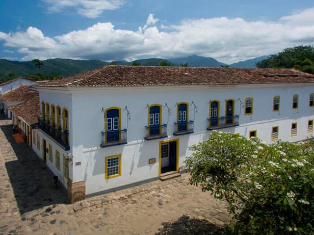 Sandi hotel j