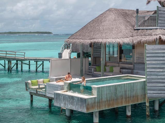 Six senses laamu laamu water villa with pool piscina