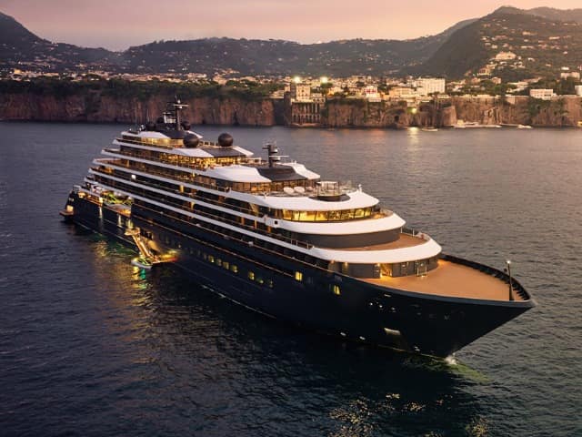 The ritz carlton yatch navio evrima italia sorrento