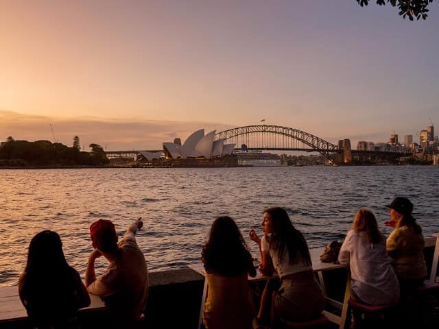 Tourism australia sydney mrs macquaries point the royal botanic gardens