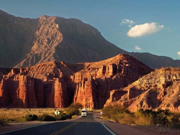 Noroeste Argentino: Cores, Histórias e Sabores Noroeste Argentino: Cores, Histórias e Sabores