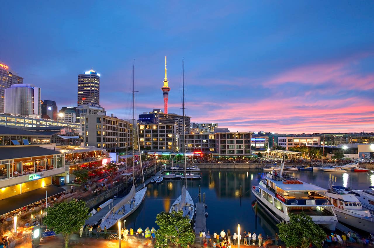 Turismo auckland por do sol viaduct harbour