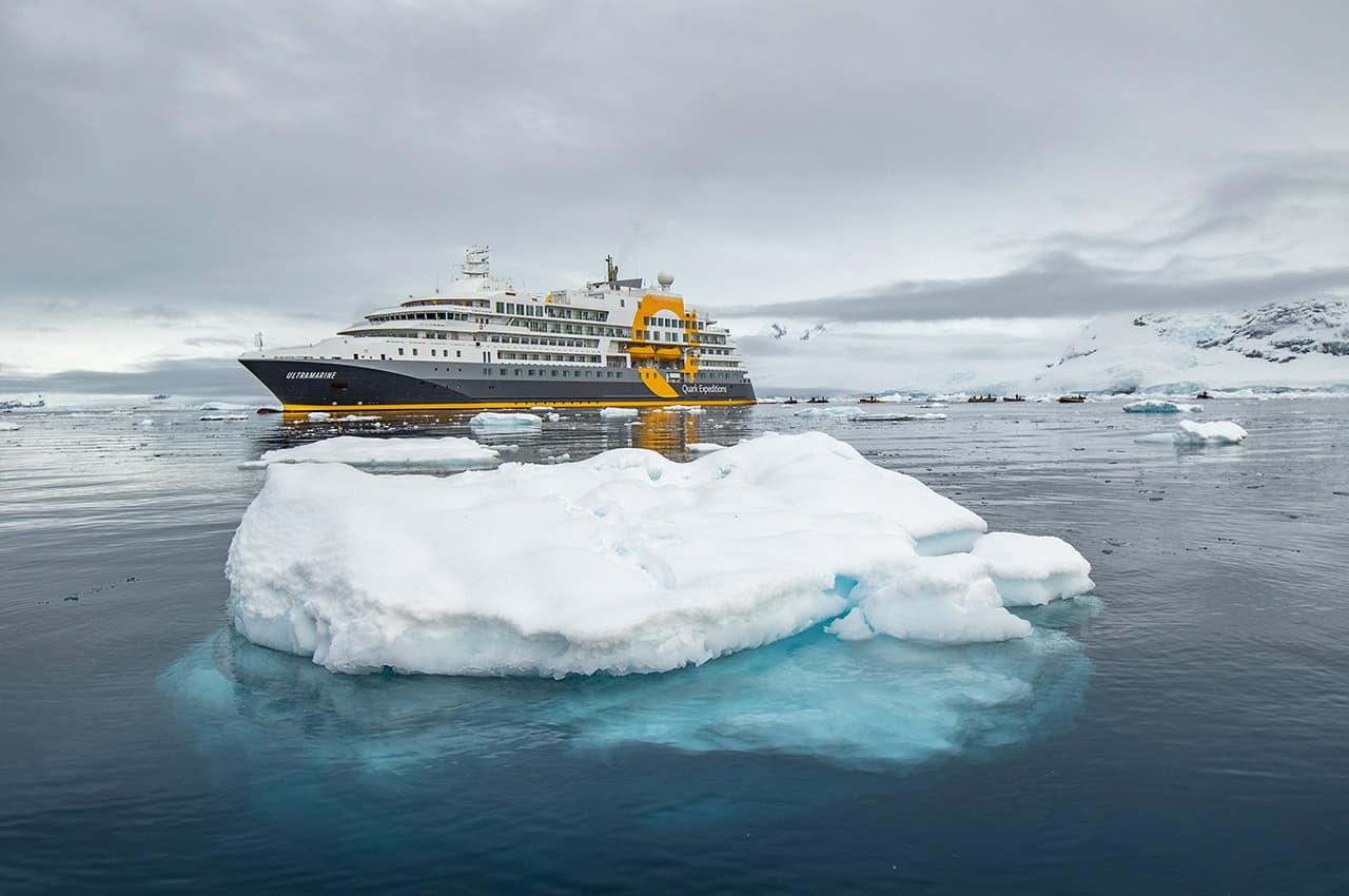 Quark expeditions ultramarine antartica exterior