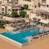 Qasr al sarab desert resort piscina e restaurante