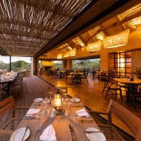 Africa do sul kapama river lodge dining deck area