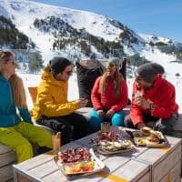 Andorra turisme gastronomia amigos na montanha