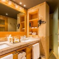 Sport hotel hermitage spa banheiro junior suite