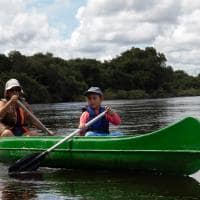 Ms barra mansa pantanal canoa com crianca