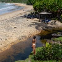 Ponta da juacema bahia caraiva praia mulher