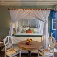 Sandi hotel f