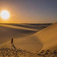 Shutterstock maranhao lencois maranhenses barreirinhas mulher por do sol