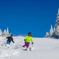 Canada tremblant casal esquiadores dia