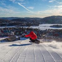 Canada tremblant esquiador vermelho