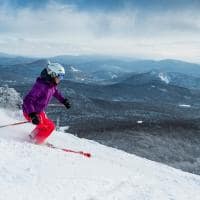 Canada tremblant esquiadora powder