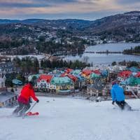 Canada tremblant esquiadores casal cidade