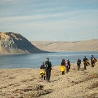 Quark expedition arctic express canada caminhada radstock bay 