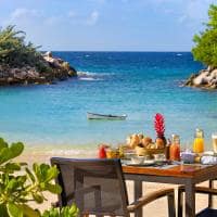 Curacao baoase luxury resort cafe da manha praia