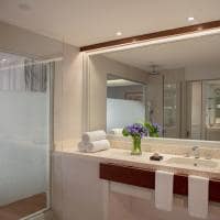 Secrets st martin banheiro junior suite mountain view