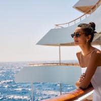 Crystal cruises mulher vendo mar