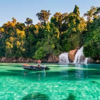 Ponant west papua kitikiti waterfall foto juliette leclercq