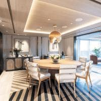 Regent seven seas seven seas grandeur regent suite sala jantar