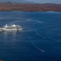 Silversea silver origin galapagos zodiacos deixando o navio