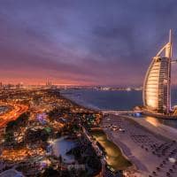Det visit dubai burj al arab vista aerea noite