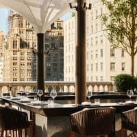 Aman new york exterior bar do garden terrace