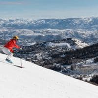 Estados unidos deer valley resort esquiadra sozinha