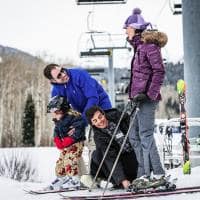 Estados unidos viceroy snowmass famillia esquiando