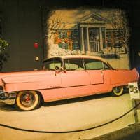 Eua memphis nashville graceland elvispresley museu automovel carro rosa