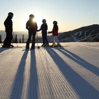 Vail resorts park city familia esquiando high meadow park dan campbell