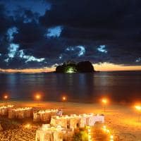 Fiji vomo island praia noite