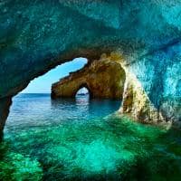 Caverna azul de ilha em Zaquintos- Grécia.