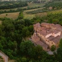 Italia toscana castel monastero vista aerea