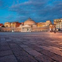 Shuttertstock italia napoles piazza del plebiscito