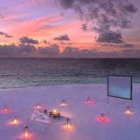 Anantara kihavah villas dining by design cinema praia