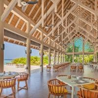 Emerald faarufushi resort aqua restaurant