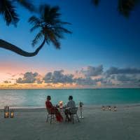 Kandima maldives restaurante azure entardecer